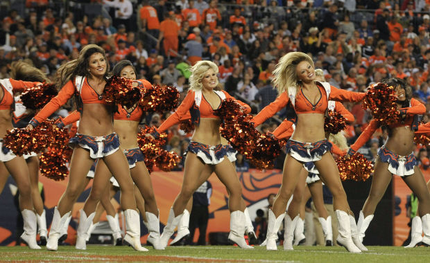 Broncos cheerleaders